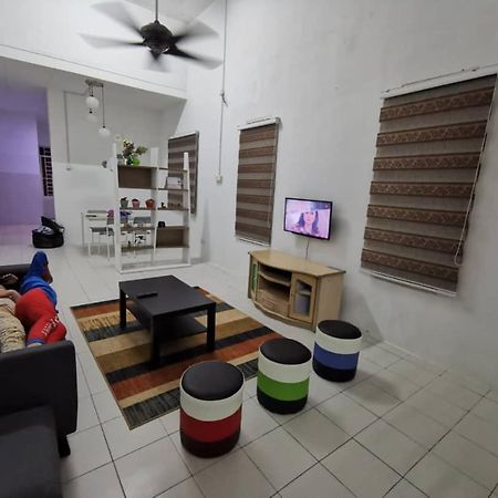 As'Cattleya Homestay Сепанг Екстериор снимка