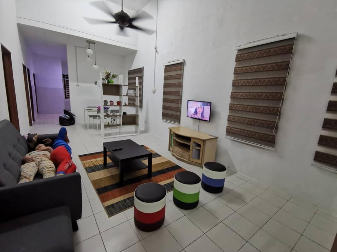As'Cattleya Homestay Сепанг Екстериор снимка